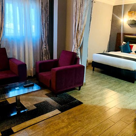 La Rochelle Hotel Yaounde Exterior photo