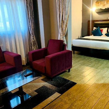 La Rochelle Hotel Yaounde Exterior photo