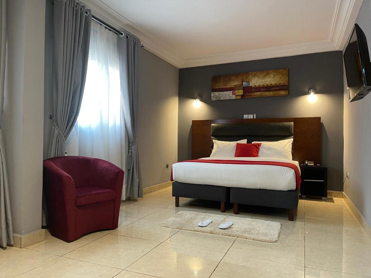 La Rochelle Hotel Yaounde Exterior photo