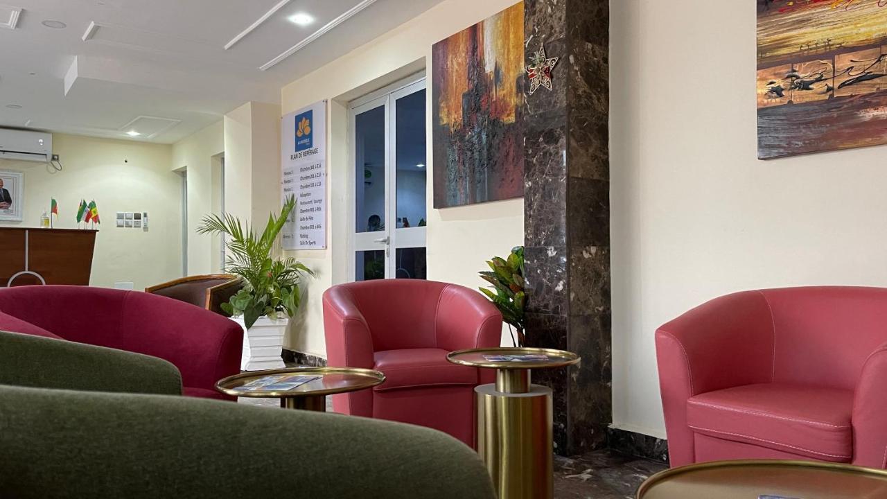 La Rochelle Hotel Yaounde Exterior photo