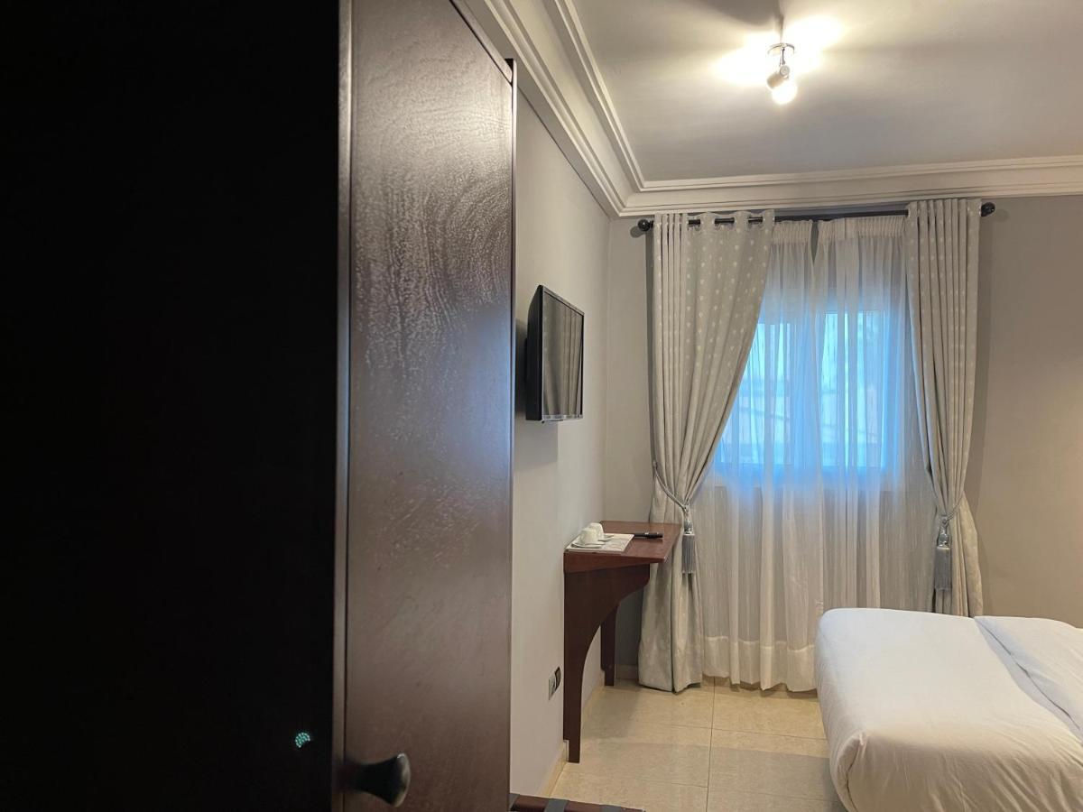 La Rochelle Hotel Yaounde Exterior photo