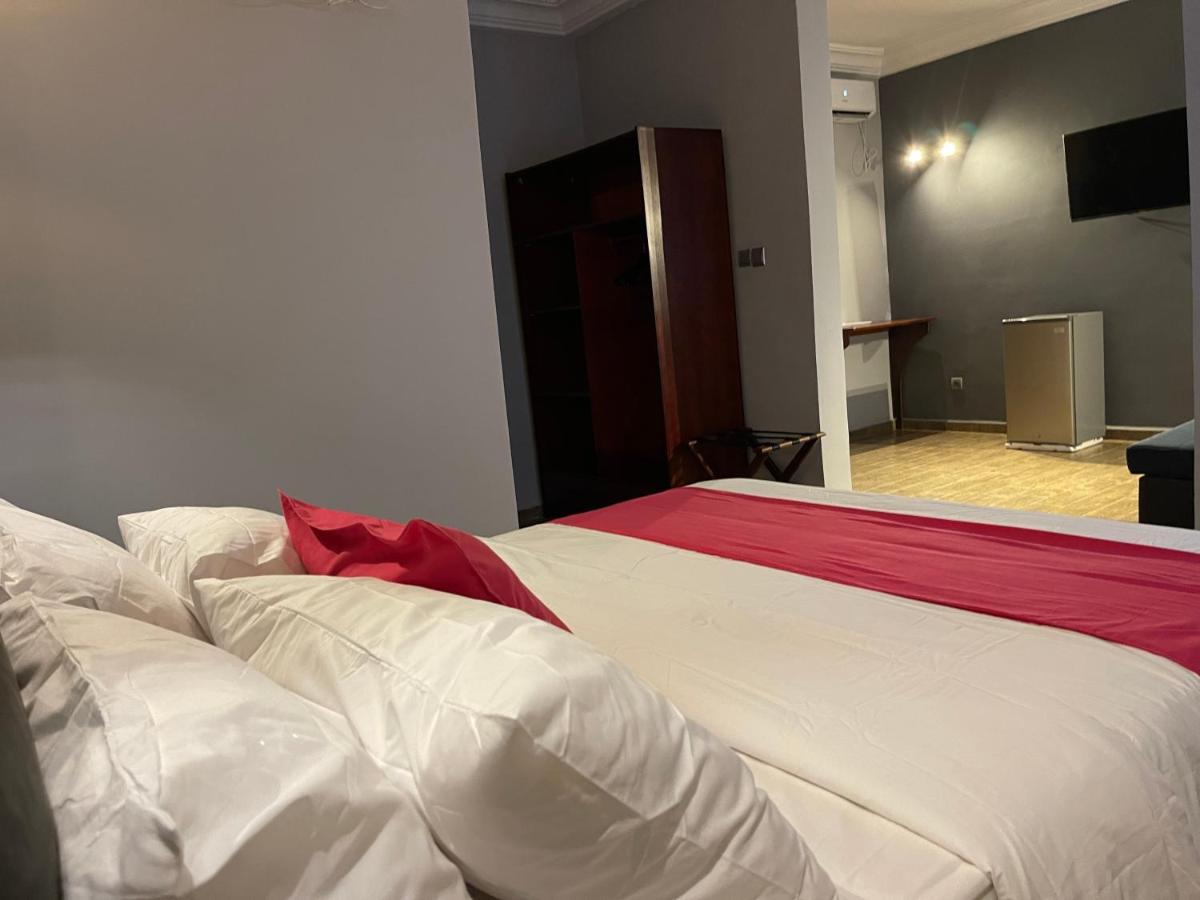 La Rochelle Hotel Yaounde Exterior photo