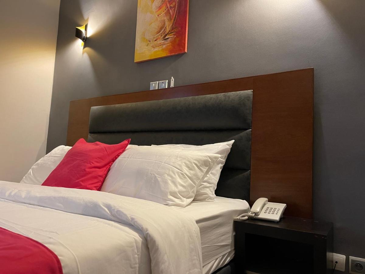 La Rochelle Hotel Yaounde Exterior photo