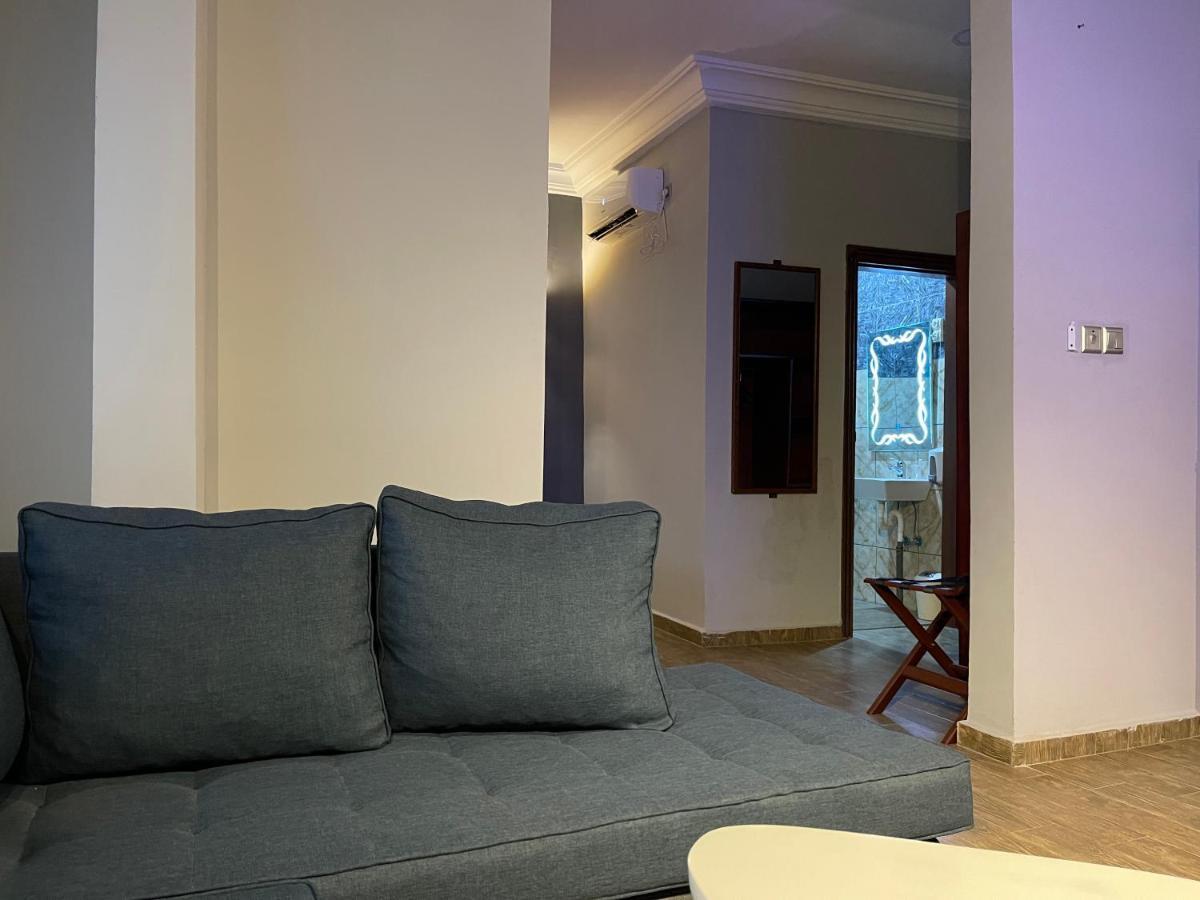 La Rochelle Hotel Yaounde Exterior photo