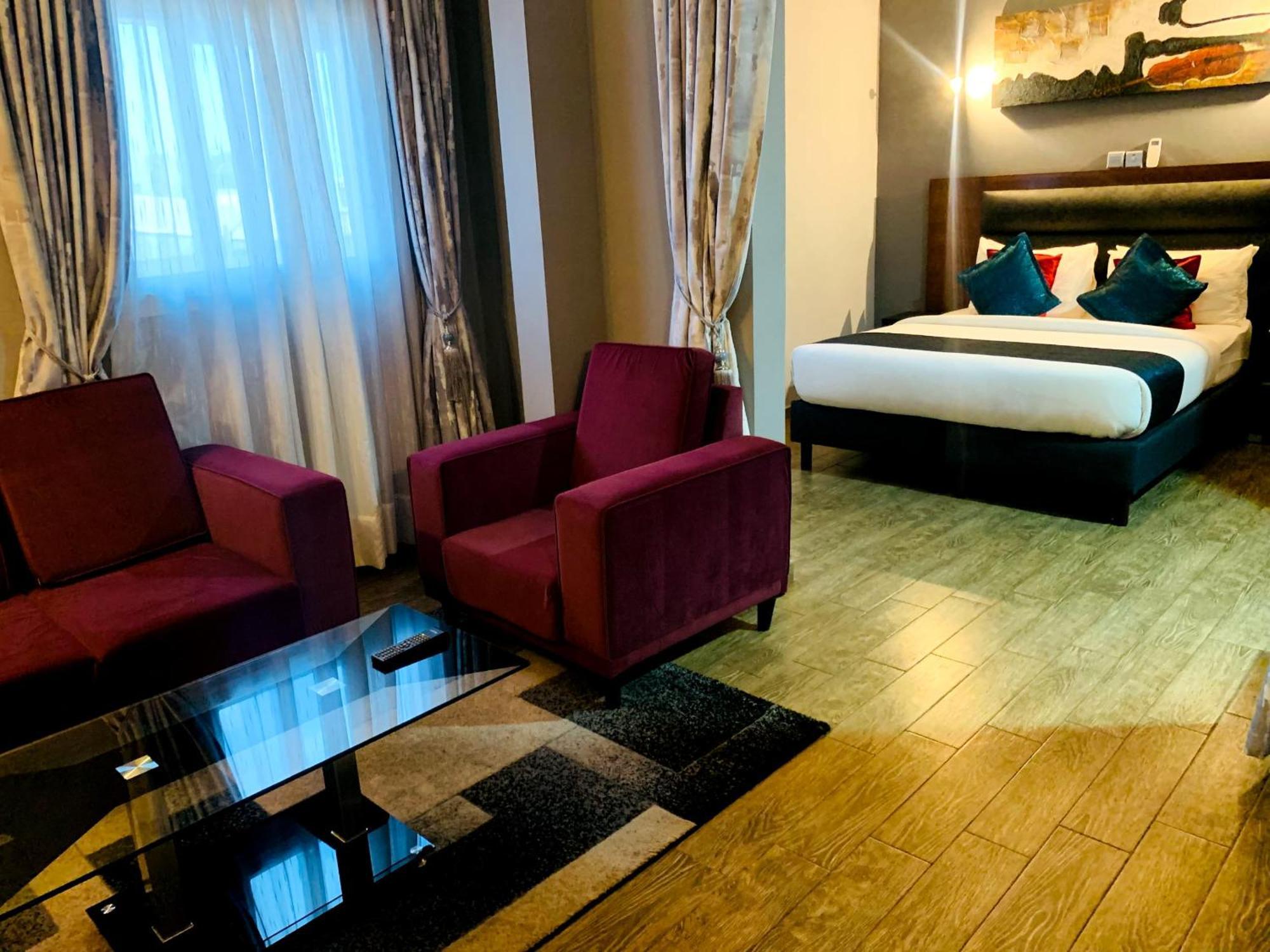 La Rochelle Hotel Yaounde Exterior photo